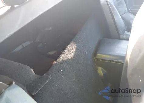 1989 Chevrolet Corvette z USA, uszkodzony, nr VIN 1G1YY3180K5111843